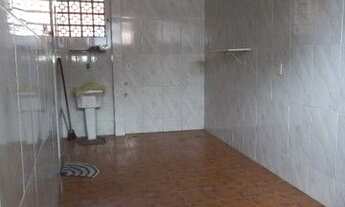 Imagem 3: Casa com boa área em bairro tranquilo