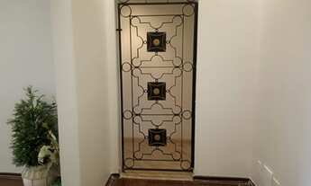 Imagem 2: Apartamento para locação possui 182 m2 e 02 vagas demarcadas de garagens Santos - SP