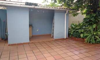 Imagem 5: Casa térrea em ótima localização, muito ensolarada, com jardim arvores frutíferas