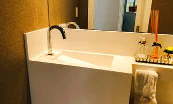 Imagem 3: Lindo Apartamento de Frente, face norte, 152 m2 priv, 3 suites e 3 vagas, sacada com chur