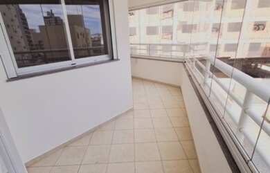 Imagem 5: Estreito apto padrão Beco Castelo amplo desocupado