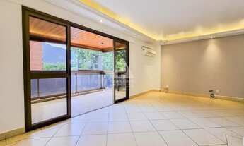 Imagem 3: Privilégio Imóveis vende excelente apartamento no Leblon