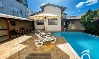 Imagem 2: Casa para venda com 226 metros quadrados com 4 quartos em Castelo - Belo Horizonte - MG