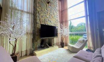 Imagem 6: Casa luxuosa e charmosa com 03 dormitórios, localizada em condomínio fechado