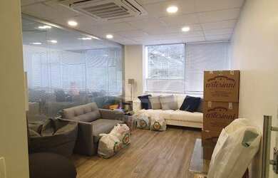 Imagem 6: SALA COMERCIAL Galpão / depósito com 4 vagas na garagem