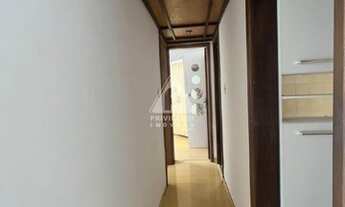 Imagem 4: Excelente apartamento 2 quartos reformado em Laranjeiras