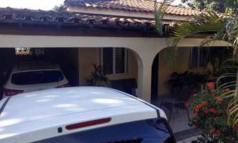 Imagem 2: Casa para venda possui 241 metros quadrados e 5 quartos em Centro - Buritizeiro - MG