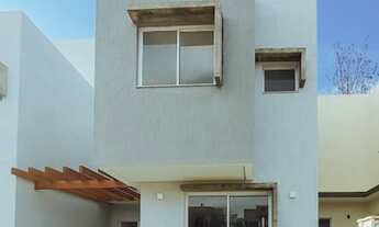 Imagem: Casa com 2 dormitórios - 2 suítes - semi