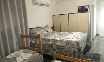 Imagem 3: Casa de condomínio para aluguel e venda possui 390 metros quadrados com 4 quartos