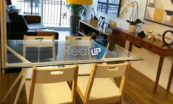 Imagem 4: Apartamento mobiliado, 2 qts, varanda, vaga, vista