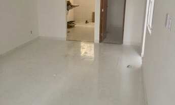 Imagem 4: Casa solta para venda em Lauro de Freitas- Centro. Possui 4/4 com excelente localização