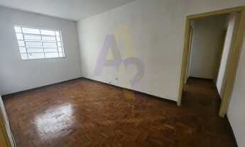 Imagem: Apartamento espaçoso com cômodos em prédio