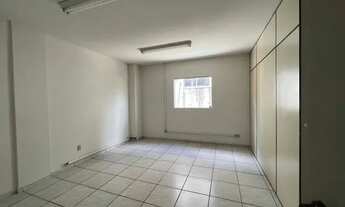 Imagem 3: Pereira Imóveis Vende: Prédio Comercial medindo 14x27, com 3 andares, 15 salas, recepção,2