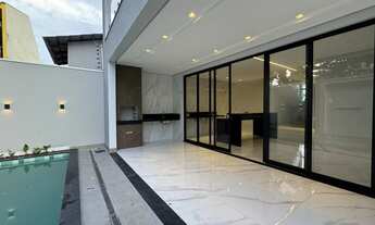 Imagem 4: Sobrado 4 suítes, frente à praça