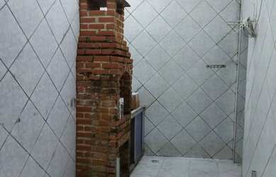 Imagem 3: Casa diferenciada com piscina no 1º andar