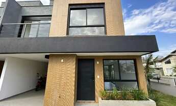 Imagem: Sobrado Moderno no Campeche com Espaço