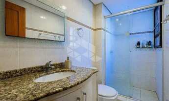 Imagem 7: Apartamento de 2 dormitórios e 1 vaga de garagem, no bairro Passo da Areia, em Porto Alegr