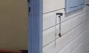 Imagem: Casa de 2 quartos com garagem para moto