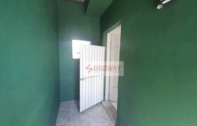 Imagem 7: Sobrado com 3 dormitórios, sendo um térreo, boa sala, cozinha grande com armário, ampla va