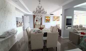 Imagem 3: Apartamento para venda tem 217 metros quadrados com 3 quartos em Calhau