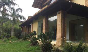 Imagem 3: Casa de condomínio para venda possui 2000 metros quadrados com 5 quartos