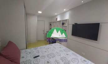 Imagem 4: Apartamento com ampla sacada