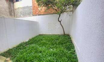 Imagem 4: Sobrado de frente para rua, 2 dormitórios com espaço amplo nos fundos, à venda, Pinheirin