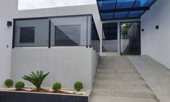 Imagem 2: Casa para venda com 450 metros quadrados com 5 quartos escriturada