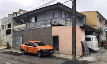 Imagem 2: Sobrado em rua Comercial no Fazendinha