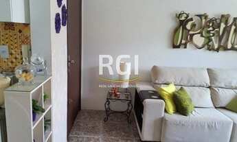 Imagem 2: Ótimo apartamento de 2 dormitórios, living amplo e 1 vaga de garagem, no bairro Petrópolis