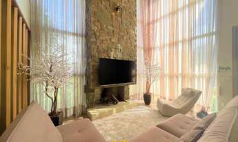 Imagem 5: Casa luxuosa e charmosa com 03 dormitórios, localizada em condomínio fechado