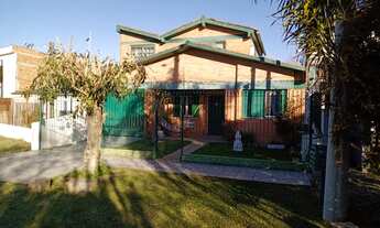 Imagem: Sobrado para venda possui 243 metros quadrados