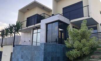 Imagem 5: Casa de condomínio sobrado para venda possui 520 metros quadrados com 6 quartos