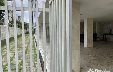 Imagem 3: Apartamento com 2 dormitórios para alugar, 111 m² por R$ 2.100,00/mês - Ondina - Salvador