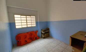 Imagem 4: Imóvel Comercial no Setor Oeste, 490 m² de Lote, 4 Quartos, encostado na Praça do Racha