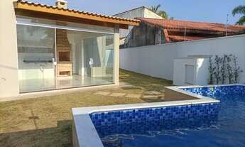 Imagem: Casa com piscina em Itanhaem