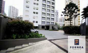 Imagem 2: Apartamento Amplo no Coração do Batel