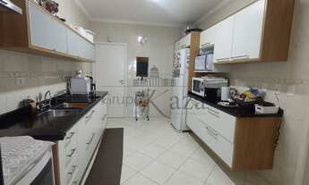 Imagem 2: Apartamento no Bosque dos Eucaliptos com 4 qtos,1 suite,2 vagas. Confira!!