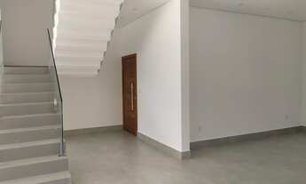 Imagem 6: Casa de condomínio sobrado para venda possui 380 metros quadrados com 4 quartos