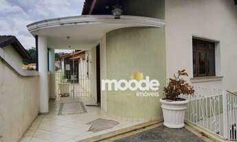 Imagem 4: Casa com 3 dormitórios à venda sendo uma suíte no Adalgisa