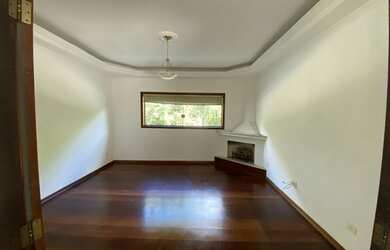 Imagem 7: Casa de condomínio para venda possui 362 metros quadrados com 4 quartos sendo 4 suites