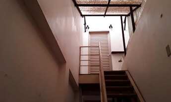 Imagem 2: Imóvel comercial para aluguel e venda com 450 metros quadrados com 4 quartos