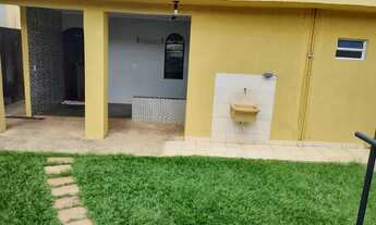 Imagem 7: Casa para aluguel possui 300 metros quadrados com 5 quartos