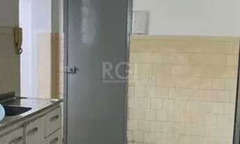 Imagem 5: Apartamento de dois dormitórios, banheiro e sala no bairro da Azenha em Porto Alegre