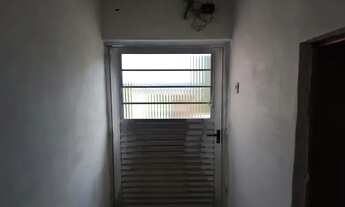 Imagem 2: CASA COM QUARTO E COZINHA