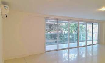 Imagem 2: Excelente apto. 4 suítes + 1 lavabo + Dependências completas + 2 vagas. Portaria 24 horas