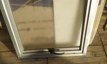 Imagem 2: Janela quadrada Casa com 1 dormitório