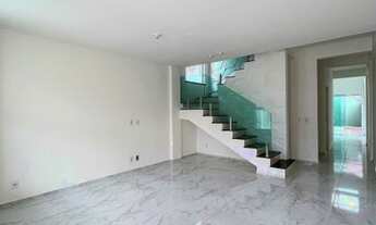 Imagem 6: Casa em rua privativa com acabamento diferenciado no Eusébio