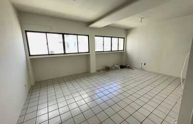 Imagem 4: Apartamento para aluguel possui 82 metros quadrados com 3 quartos em Boa Viagem - Recife