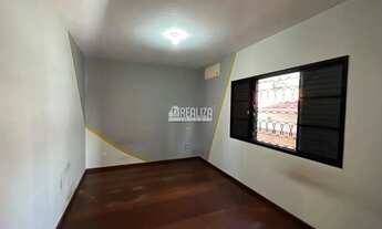 Imagem 10: Casa com 3 Quarto(s) e 3 banheiro(s) para Alugar, 244 m² por R$ 4939 / Mês